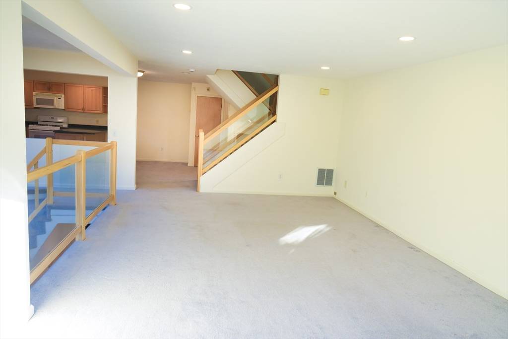 Ashland, MA 01721,145 Captain Eames Cir #145