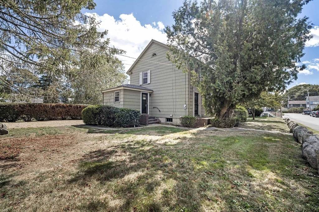 Gloucester, MA 01930,84 Mount Pleasant Avenue