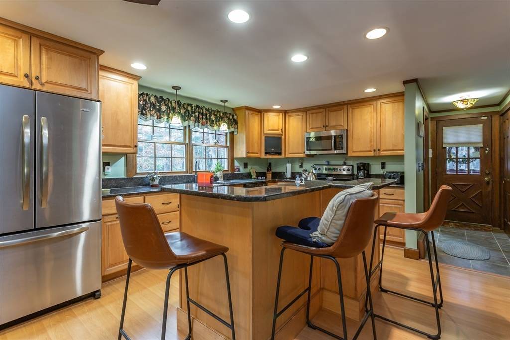 Dartmouth, MA 02747,73 White Oak Run