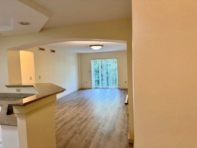 Chelsea, MA 02150,175 Cottage St #309