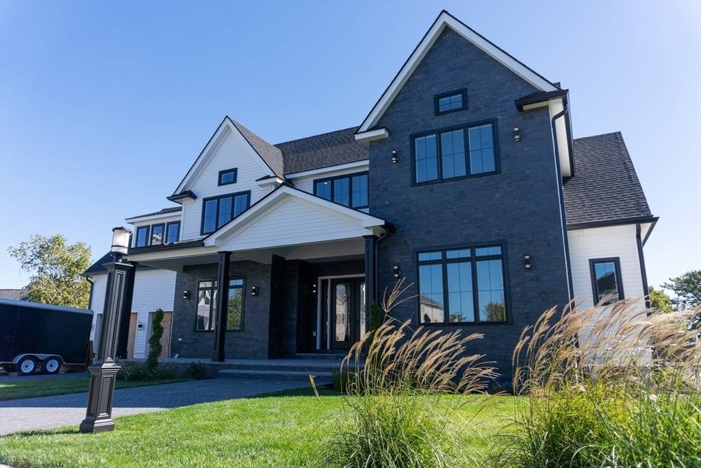 Saugus, MA 01906,4 Oneil Way