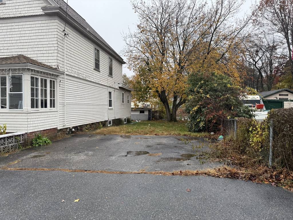 Lawrence, MA 01840,102 Weare St