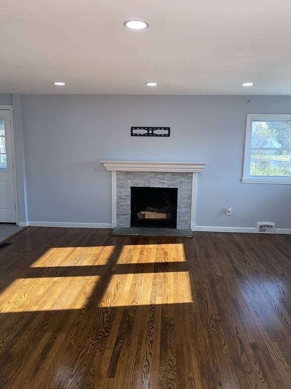 Agawam, MA 01001,267 Rowley St