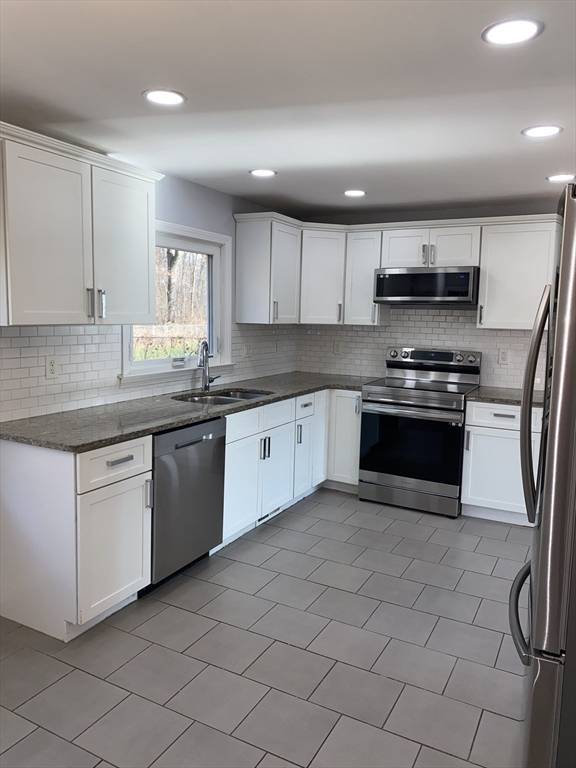 Agawam, MA 01001,267 Rowley St