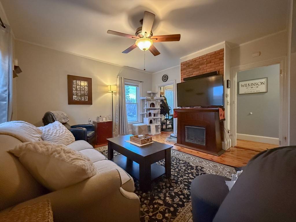 Braintree, MA 02184,173 Elm St #2