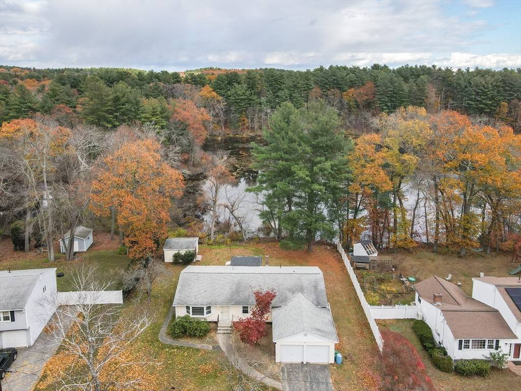 Holliston, MA 01746,11 Francine Dr