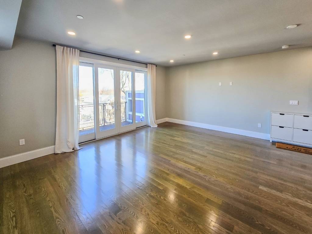 Boston, MA 02122,34 Dix St #5