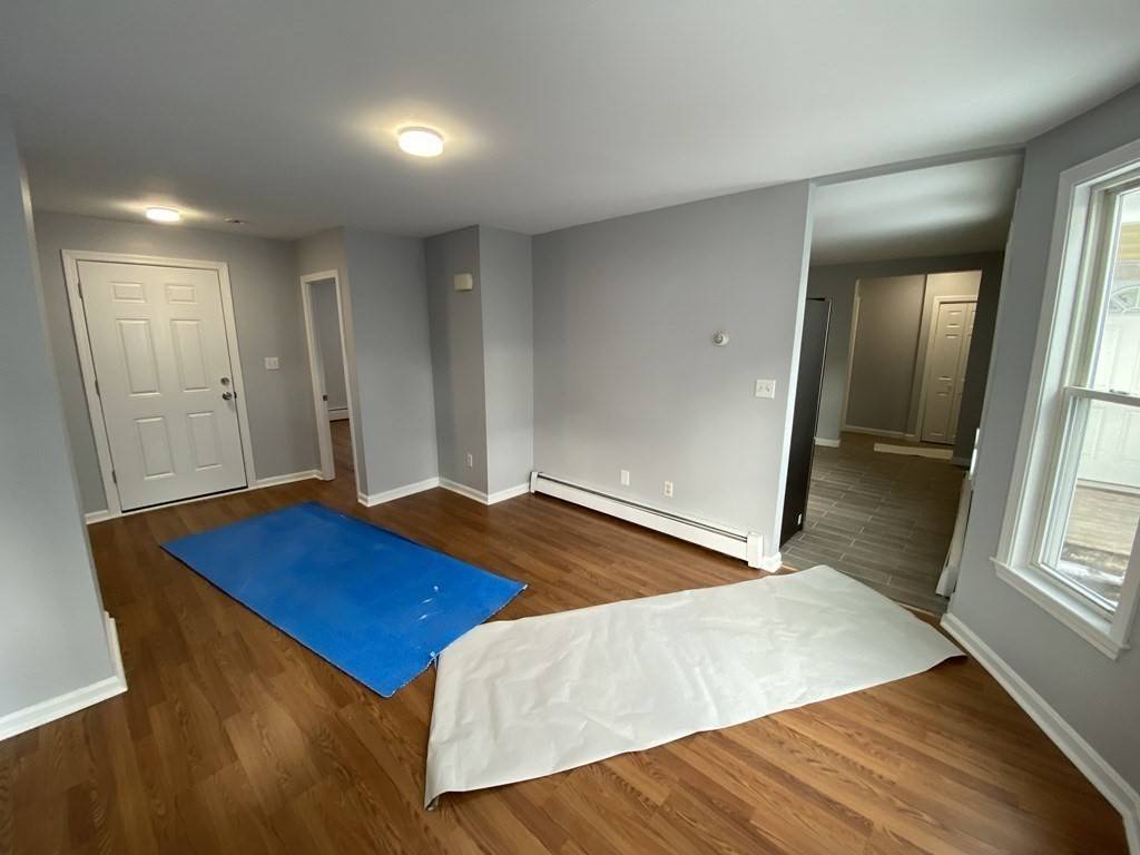 Clinton, MA 01510,9 Sanderson Pl #1