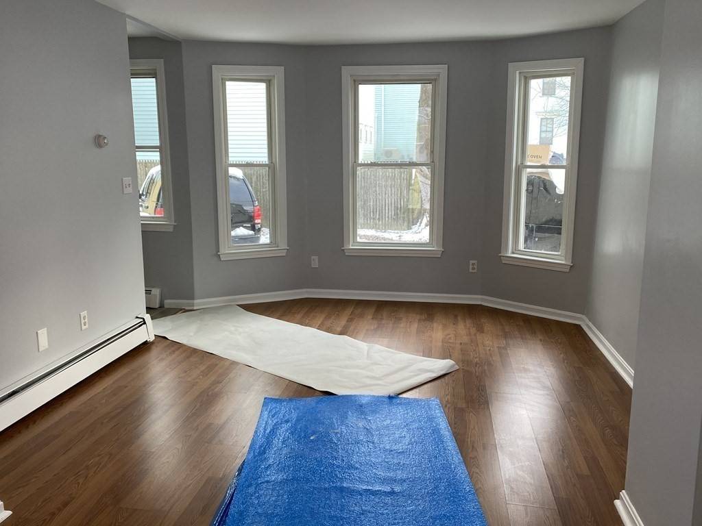 Clinton, MA 01510,9 Sanderson Pl #1