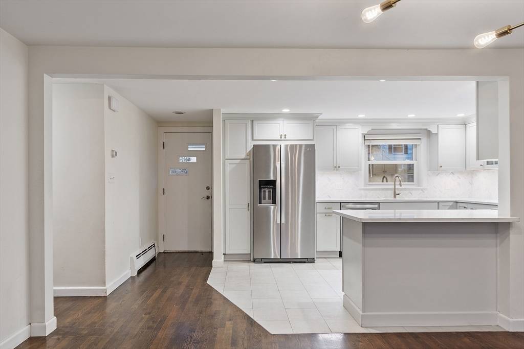 Wakefield, MA 01880,26 Curve St