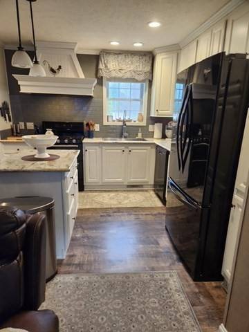 Sturbridge, MA 01566,402 Pleasant Parkway