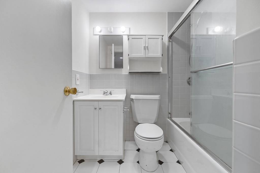 Brookline, MA 02445,1763 Beacon Street #A