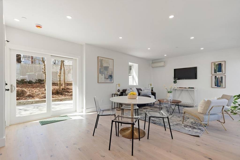 Somerville, MA 02145,656 Mystic Ave #A