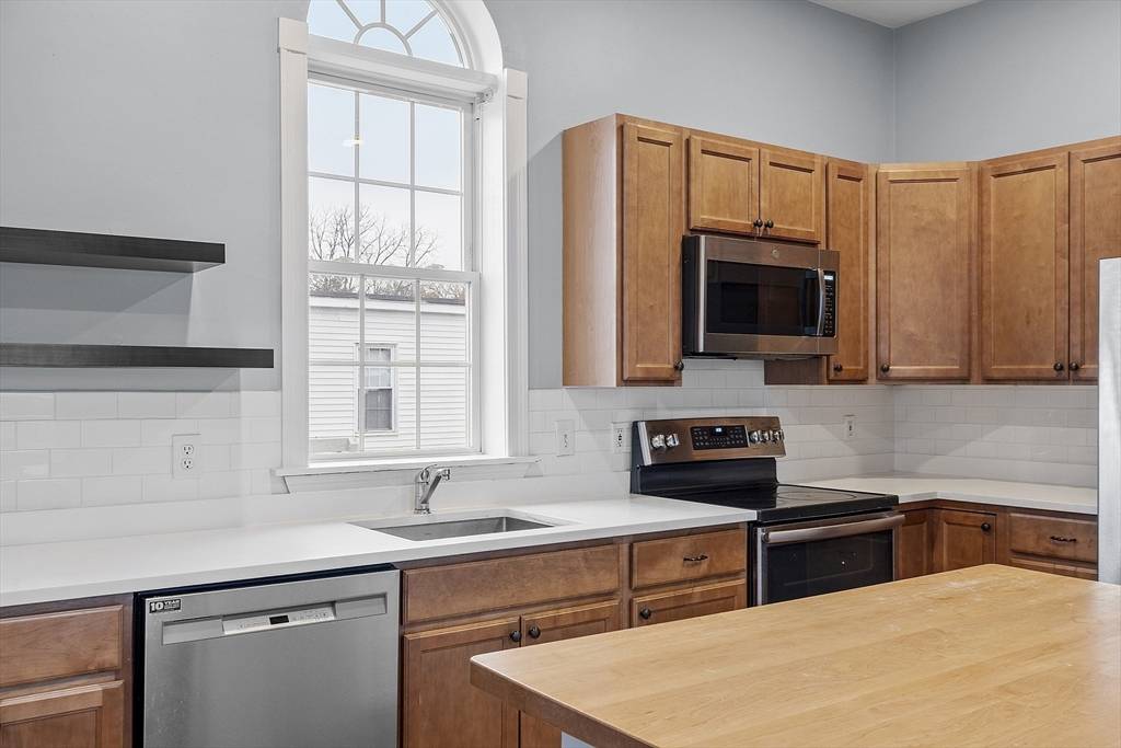 Danvers, MA 01923,35 High Street #3D