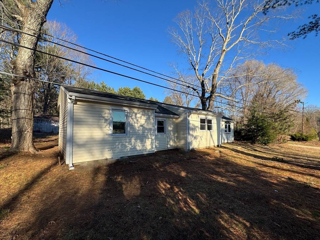 Brookfield, MA 01506,16 School House Cross Rd