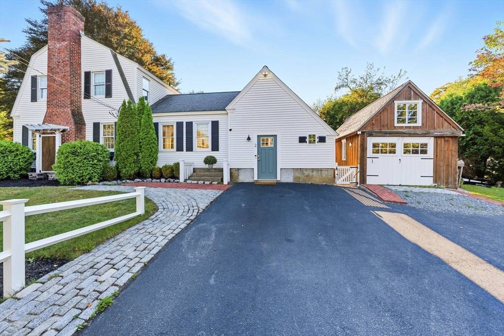 Douglas, MA 01561,2 Orchard Pl #1