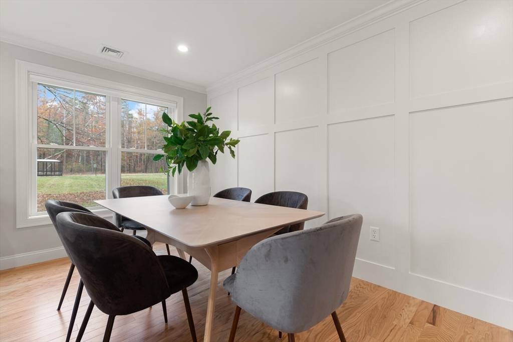 Hudson, MA 01749,11 Barracks Road #11