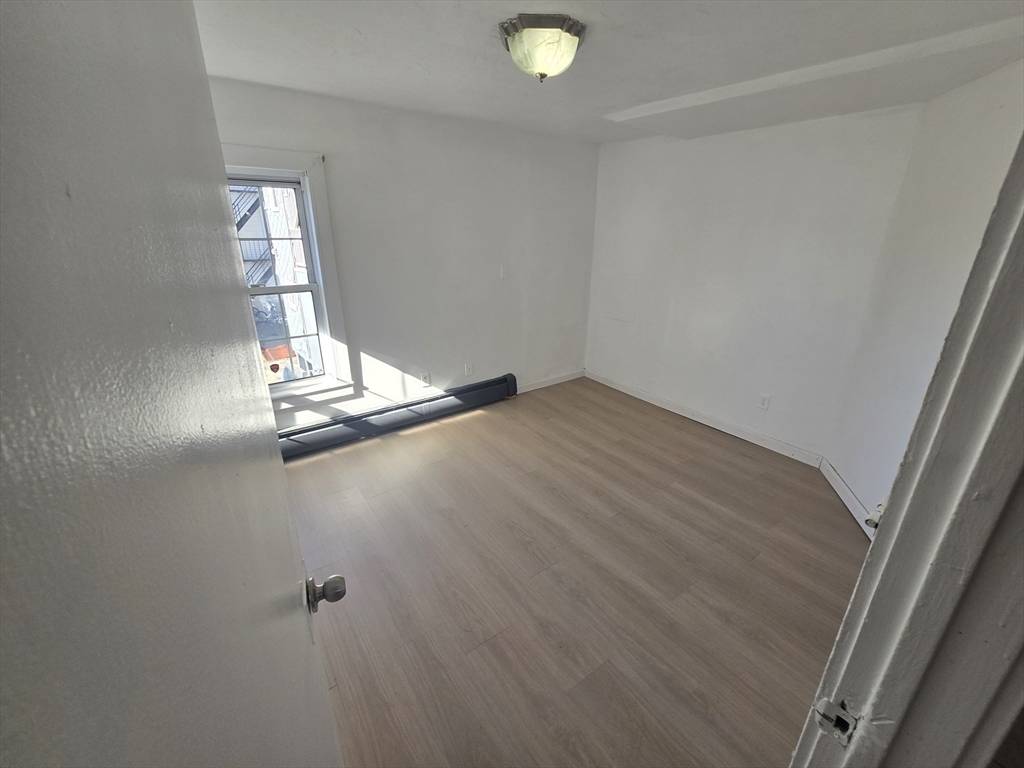 Brockton, MA 02301,176 Green St #2