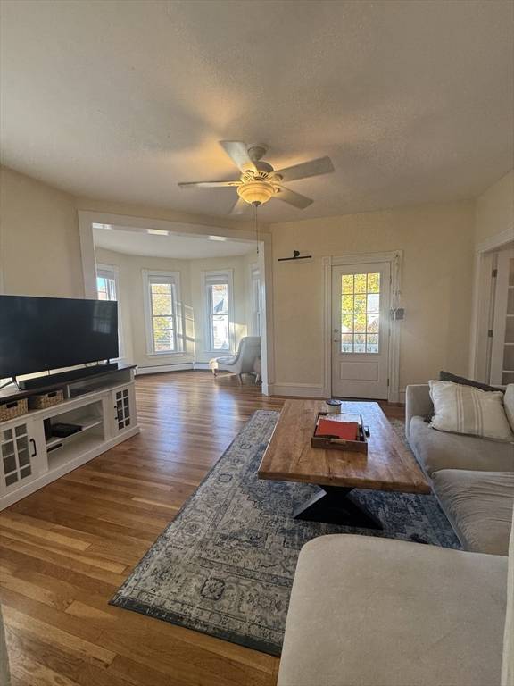 Haverhill, MA 01830,107 Chestnut St. #2R