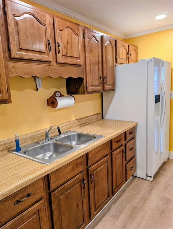 Adams, MA 01220,65 Summer St #65