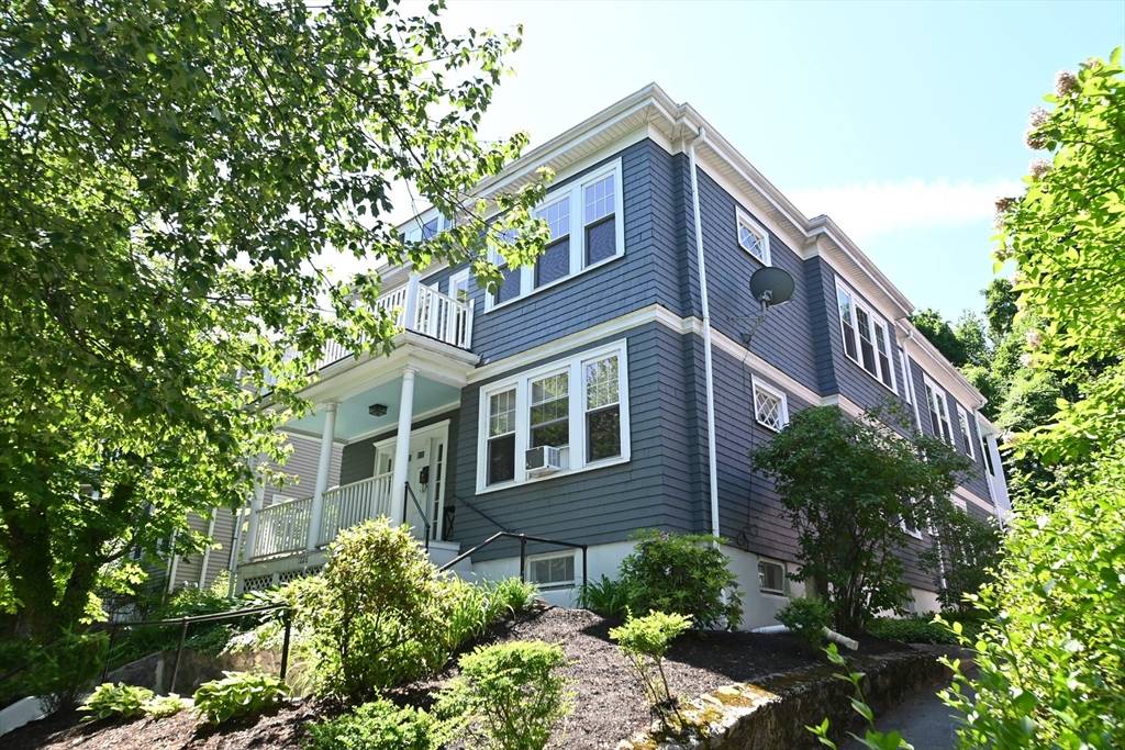 Brookline, MA 02446,226 Winchester St. #2