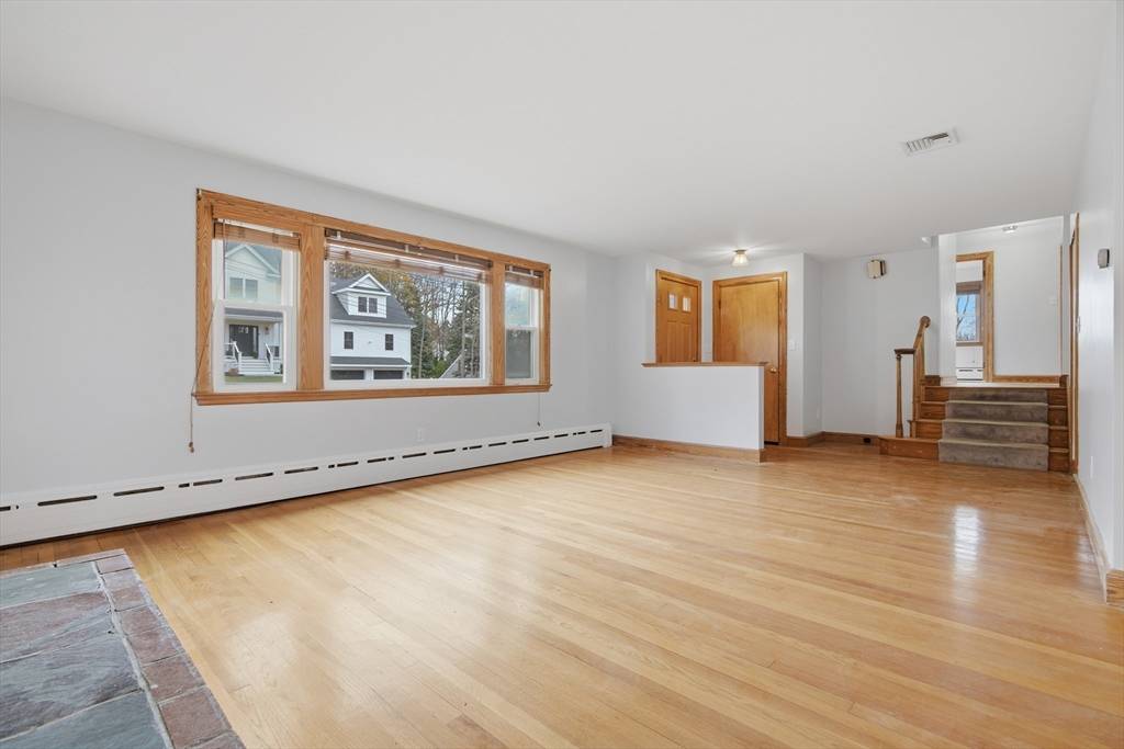 Stoneham, MA 02180,8 Steele Street