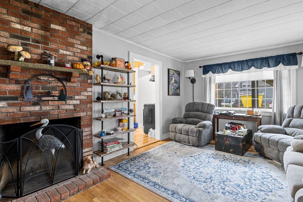 Middleboro, MA 02346,42 Everett Street