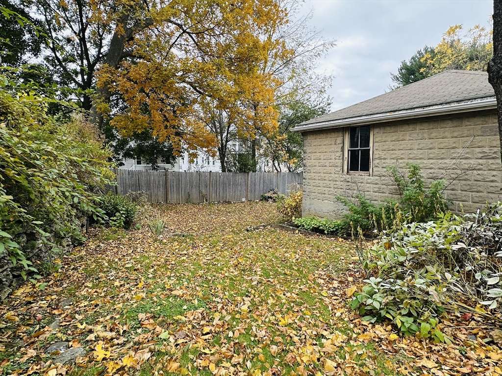 Watertown, MA 02472,84-86 Boylston St