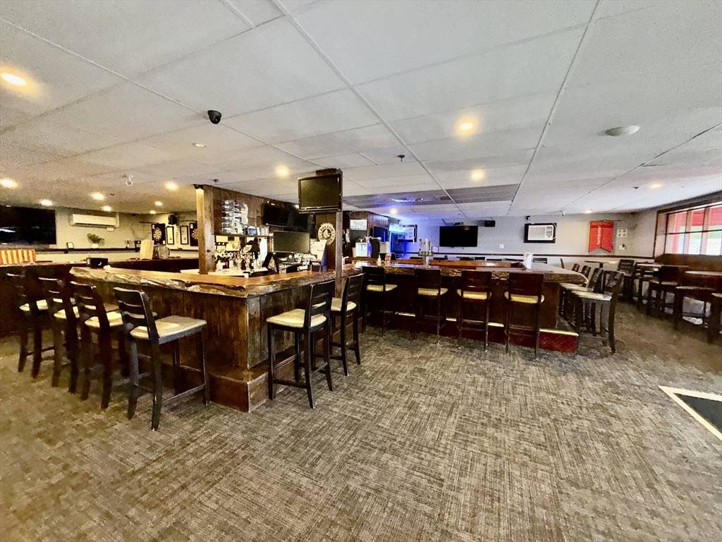 Framingham, MA 01702,1186-A Worcester Rd