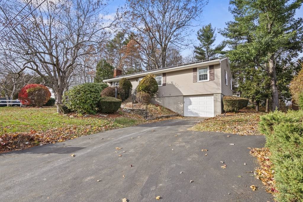 Rutland, MA 01543,10 Beechwood Drive