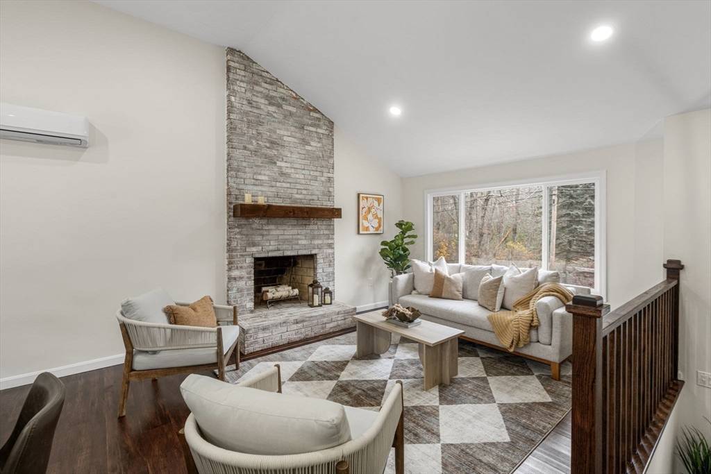 Hudson, MA 01749,7 Old North Rd