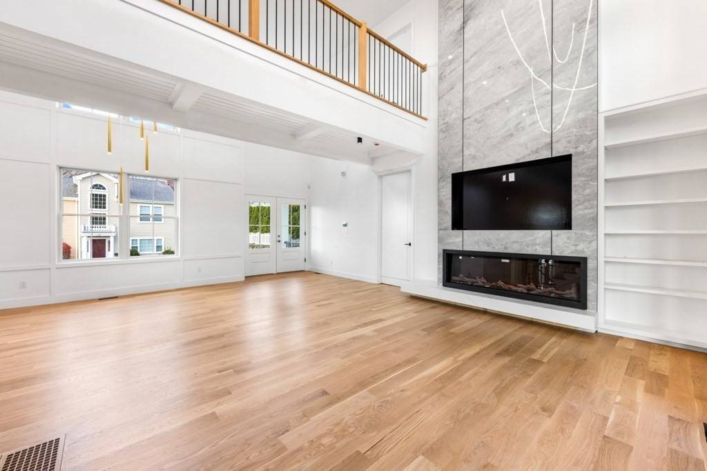 Needham, MA 02494,12 Hill Street