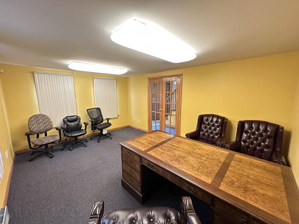 Chicopee, MA 01020,799 Front St