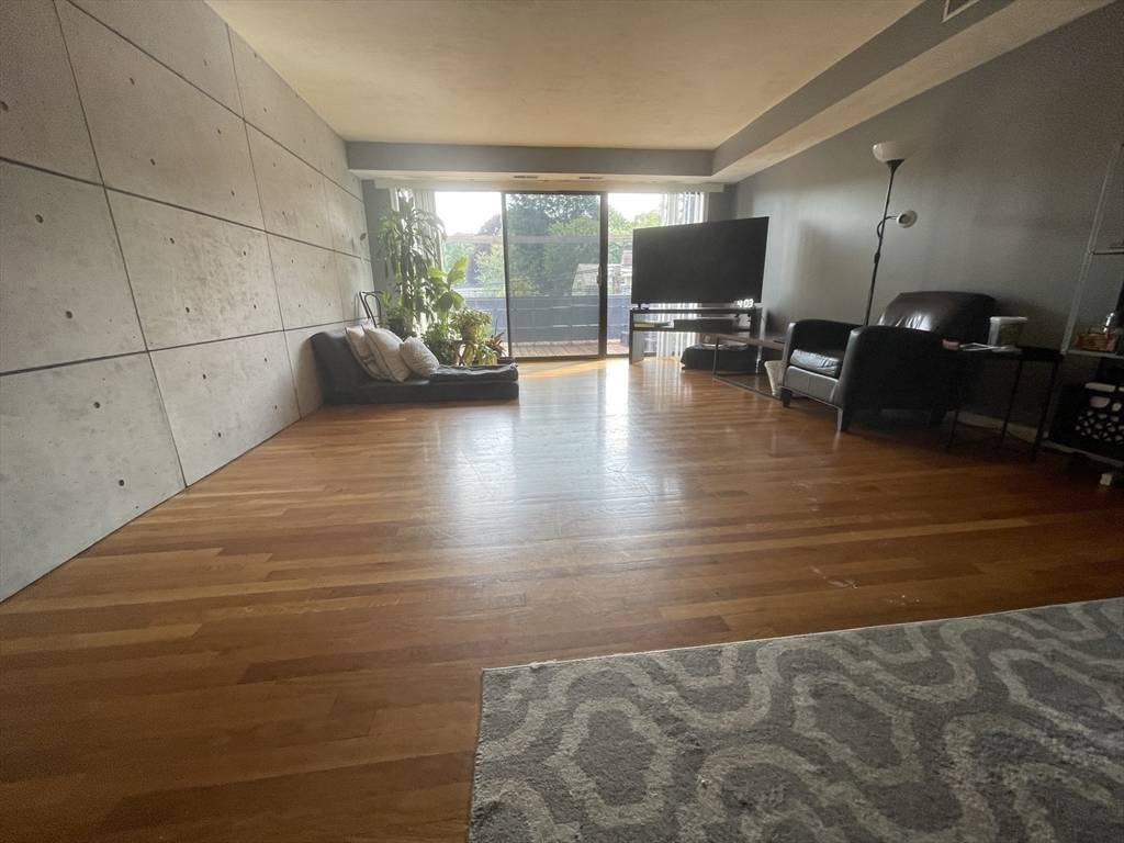 Brookline, MA 02445,120 Beaconsfield Rd #20