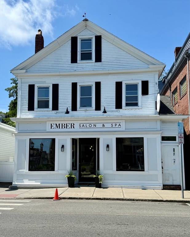 Plymouth, MA 02360,68 Court St