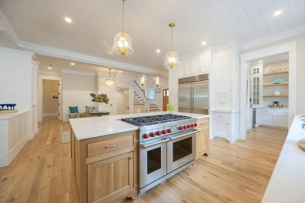 Mashpee, MA 02649,28 Quaker Run