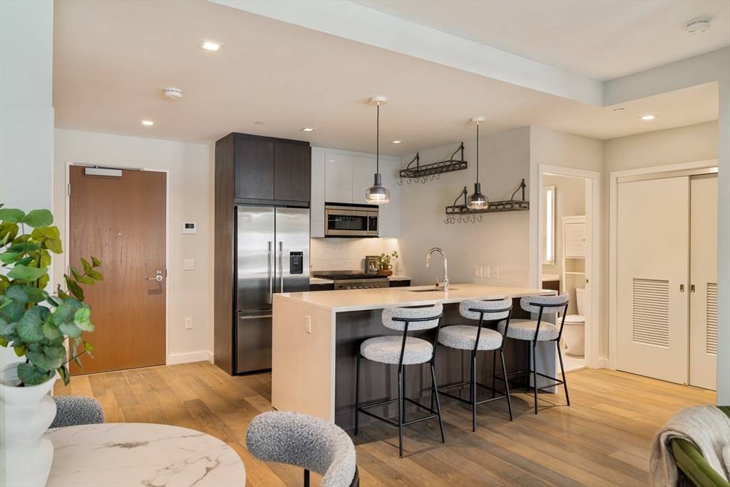 Somerville, MA 02145,375 Canal St #603