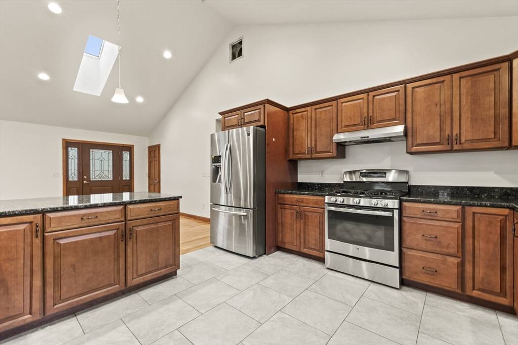 Fall River, MA 02747,309 Yellow Hill Road