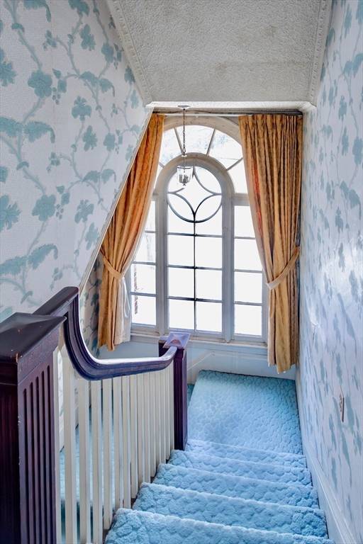 Westfield, MA 01085,32 Noble Avenue