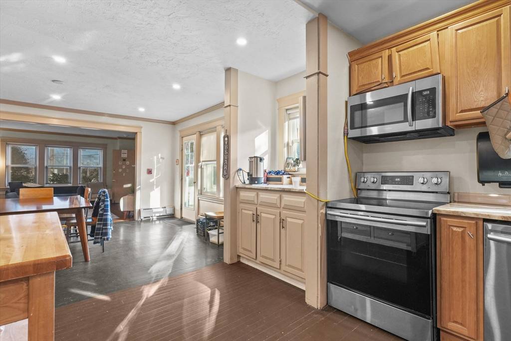 Millbury, MA 01527,37-39 Main St.