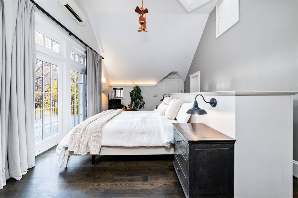 Winchester, MA 01890,20 Grove Pl