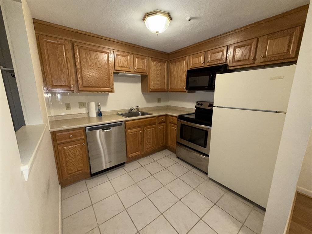 Shrewsbury, MA 01545,28 Williamsburg Ct #2