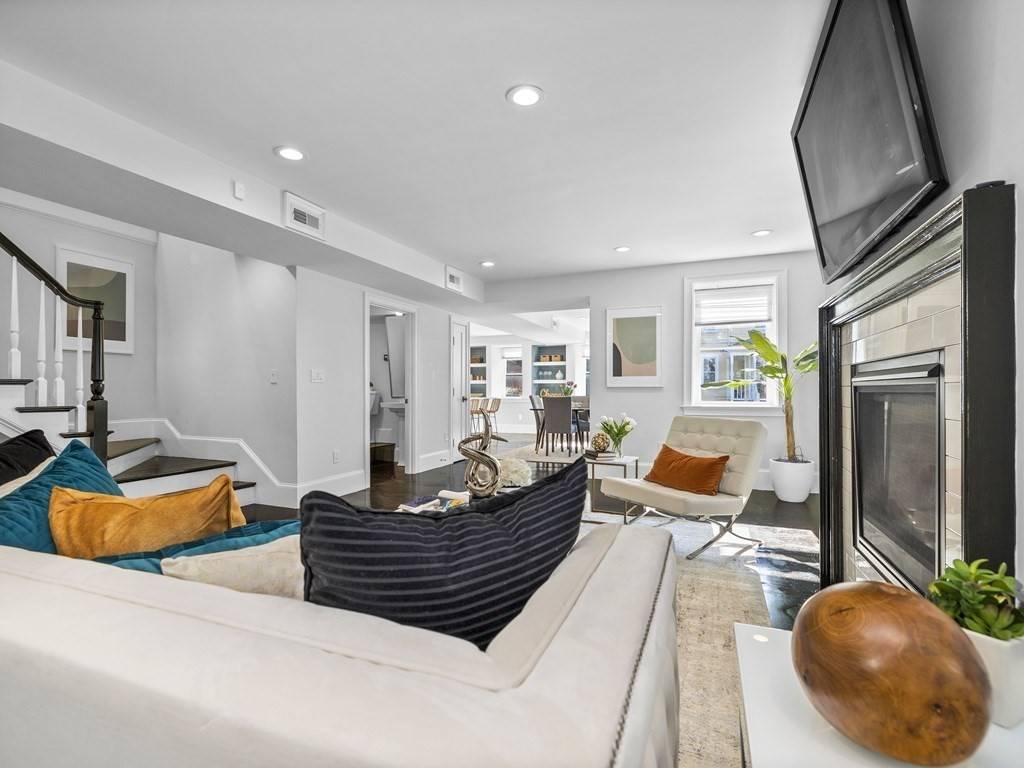 Boston, MA 02124,131 Centre Street