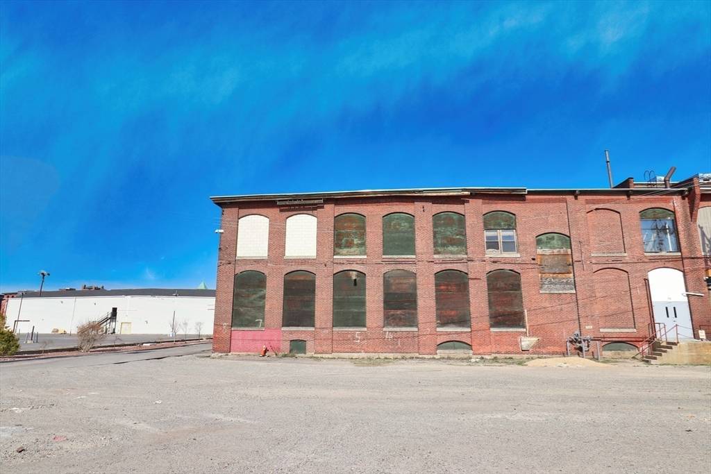 Lawrence, MA 01841,5 Lake Street