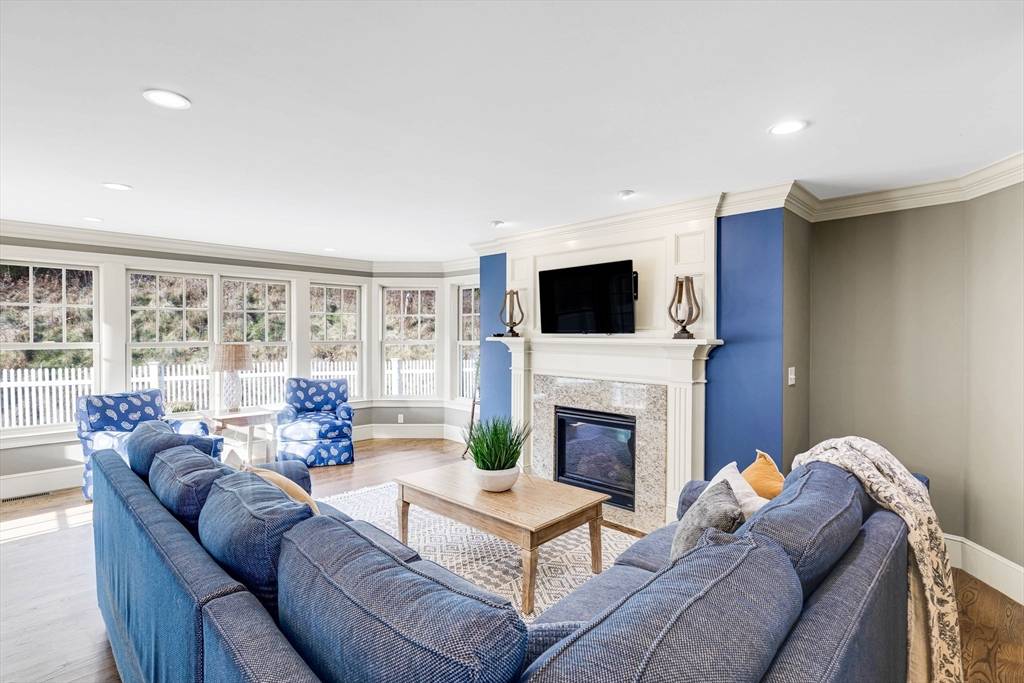 Newbury, MA 01951,222 High Rd