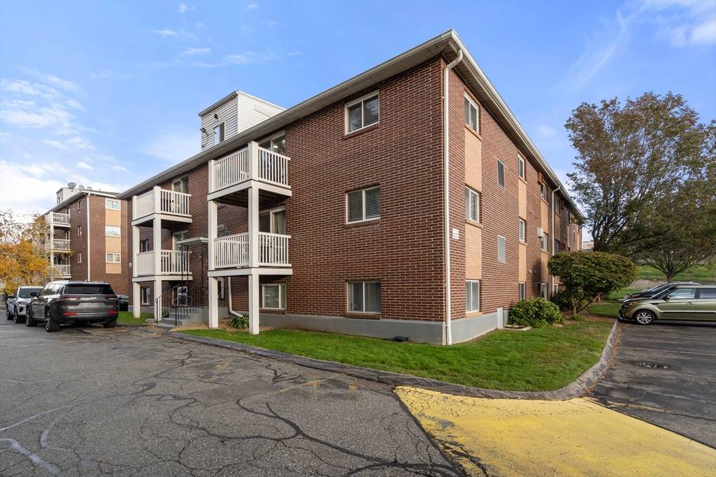 Marlborough, MA 01752,596 Boston Post Rd E #23