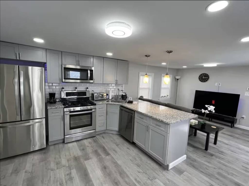 Salem, MA 01970,14 Lathrop Street