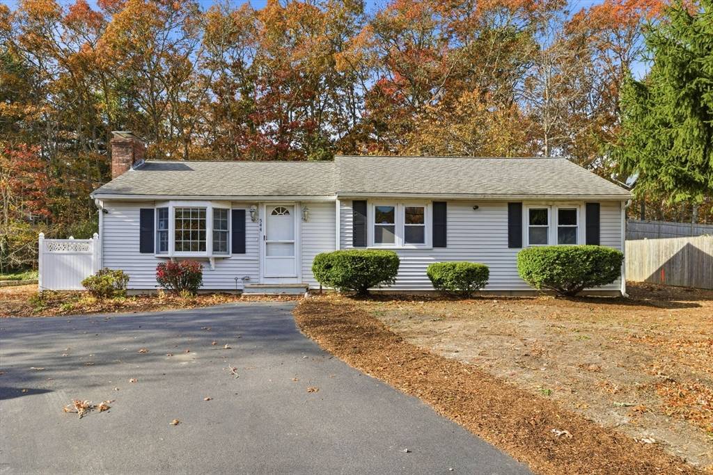 Mashpee, MA 02649,544 Cotuit Rd