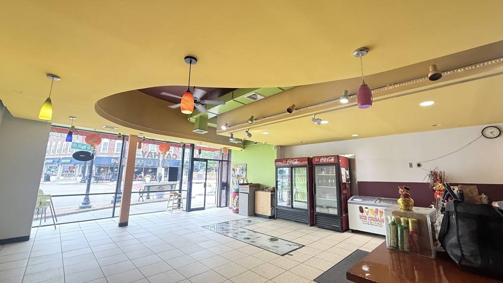 Dedham, MA 02026,999 High St