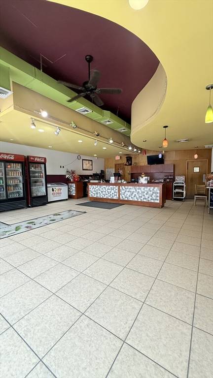 Dedham, MA 02026,999 High St